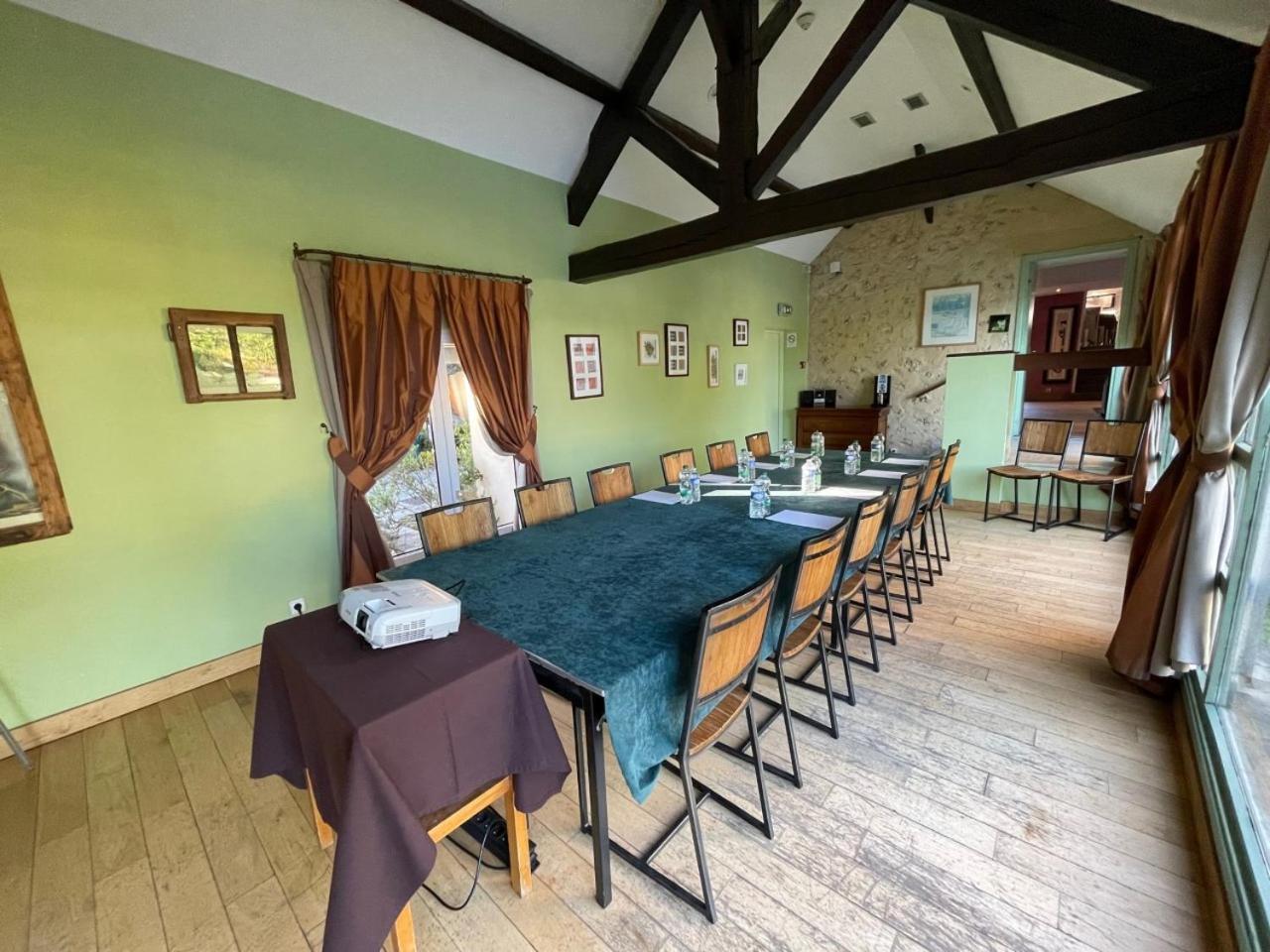 Auberge Du Manet Монтиньи-ле-Бретонё Экстерьер фото